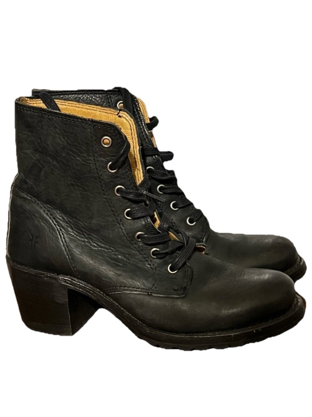Frye Sabrina 6G Black Leather Lace Up Ankle Boots Vibram Sole Size 7